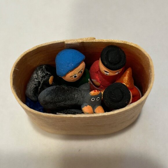 Very Tiny Clay Nativity Set in Small Lidded Box - Picture 12 of 13